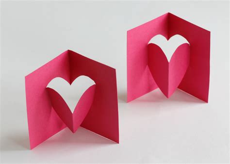Pop-Out Valentine's Day Card - Make and Takes